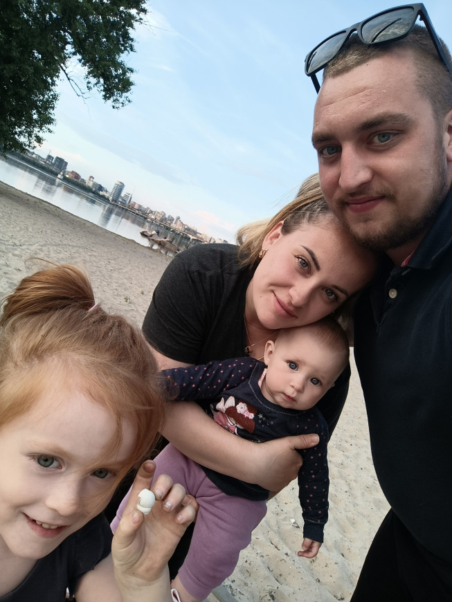 Сліпцов Денис з родиною