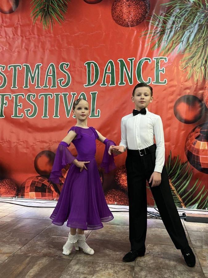 21 грудня ансамбль бального танцю «Ровесник» КЗ "Cіверськодонецький міський Палац культури" під керівництвом Дар’ї Сиротенко подарував справжнє диво на паркеті!  Останній турнір року – і стільки перемог! 