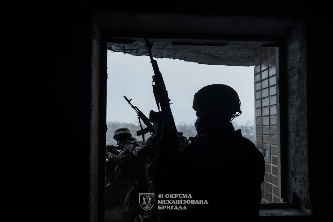 У Сіверськодонецьку окупанти дозволили раз на тиждень здавати документи на закордонний паспорт старого зразка, викликати «швидку» в прифронтових містах «лнр» можна лише з визначених місць, 10 мінометних обстрілів здійснили росіяни на нашій ділянці фронту