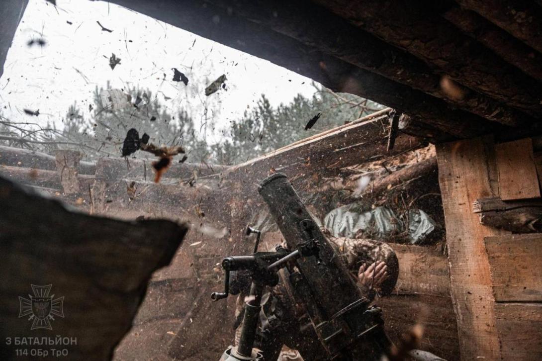 На окупованій Луганщині заборонять дзвінки з-за кордону особам старше 60 років, вчителі в «лнр» контролюватимуть сторінки учнів у соцмережах, в районі Греківки росіяни здійснили 25 скидів з безпілотників