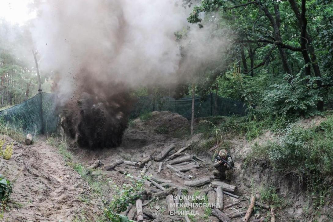 In the "LPR", students in grades 5-7 will study the history of the captured territories, the staff of ophthalmologists in the occupied Luhansk region is only 25% staffed, the enemy carried out 10 assaults in the Lyman direction