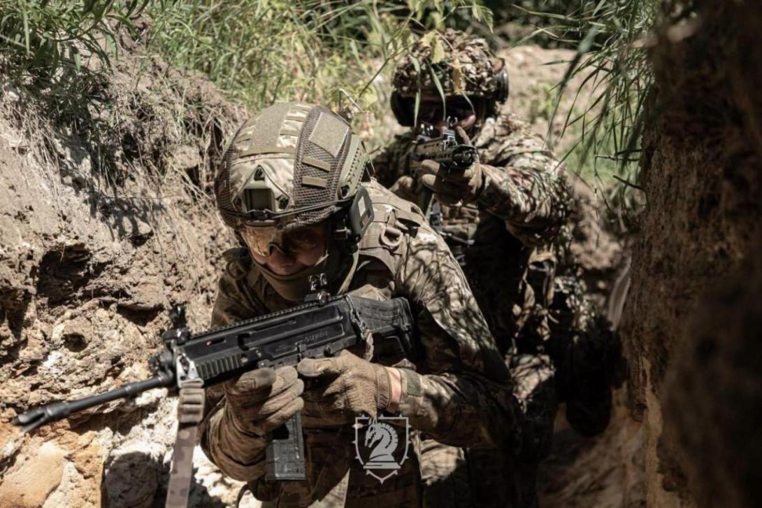 24 дні замість трьох - у "лнр" збиратимуть голоси виборців майже місяць, єдиний в окупованому Сіверськодонецьку нотаріус перебуває у відпустці 50 днів за три місяці, чотири мінометні обстріли влаштували росіяни на Луганщині